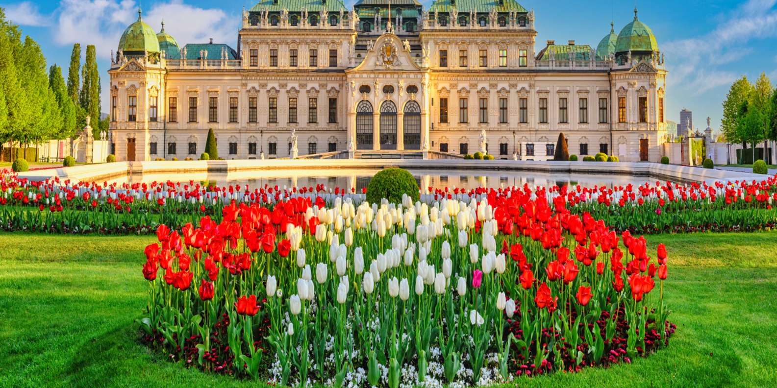 Wien: Skip-the-line Belvedere Palace Tour kuljetuksineen | GetYourGuide