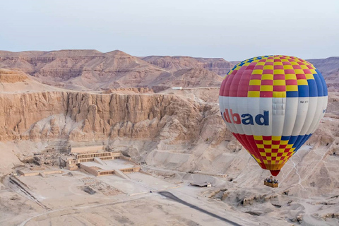 Luxor: Paseo en globo aerostático (segundo vuelo, después del amanecer)