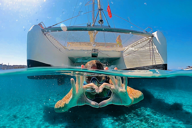 From Palau: Maddalena Archipelago Catamaran Tour with Lunch