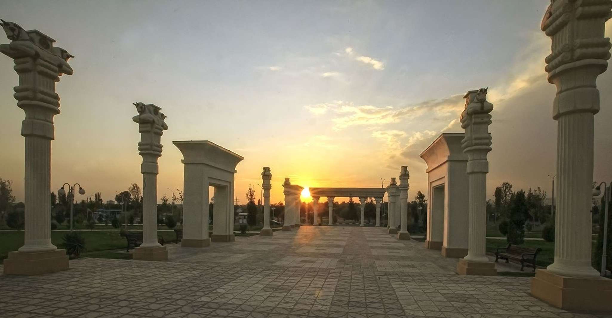 Dushanbe, City Sightseeing Tour met Lunch - Hizvo