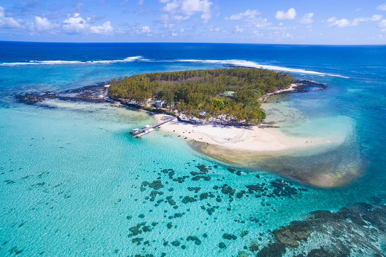 L'île des Deux Cocos Self-guided Tour