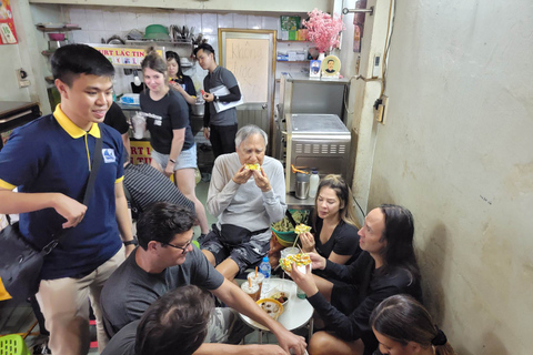 Street Food Saigon Night z lokalnym przewodnikiem