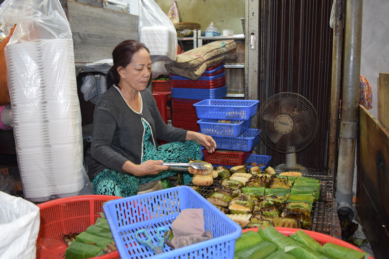 Street Food Saigon Night With Local Guide