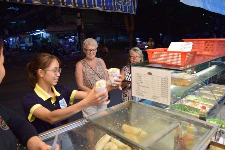 Street Food Saigon Nacht mit lokalem Guide