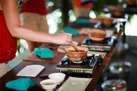 Hoi An: Aula de culinária de meio dia com excursão de mercadoAula de culinária de meio dia em Hoi An