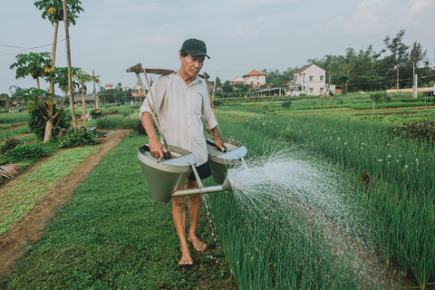 Medio día en el pueblo de Tra Que desde Hoi An