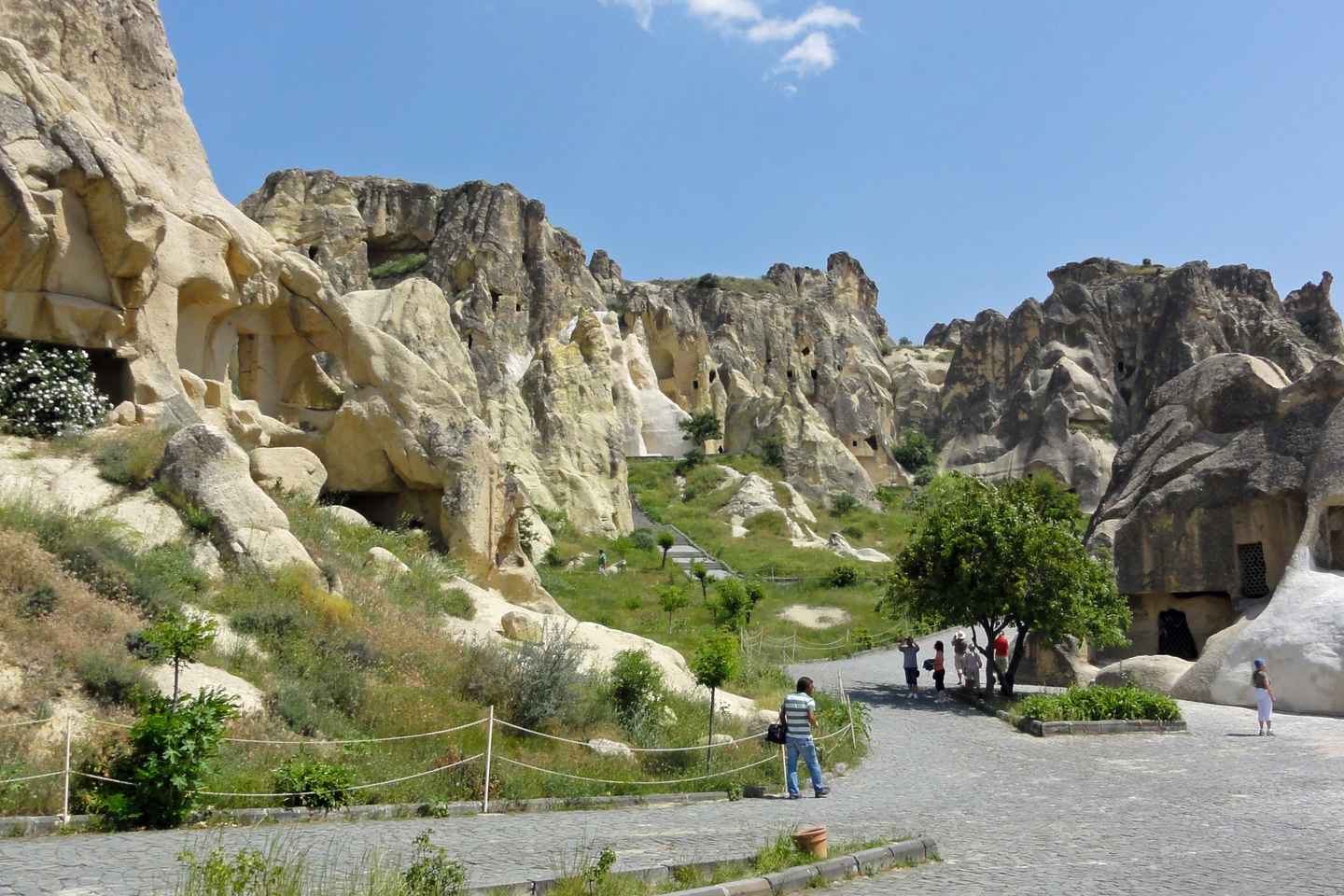 Antalya/Kemer: 2-Day Cappadocia, Cave Hotel, & Balloon Tour