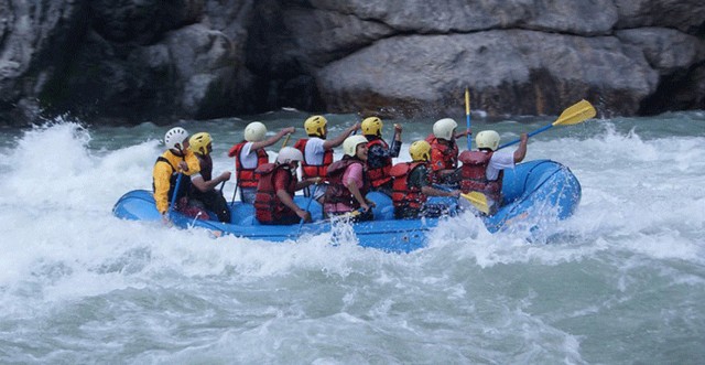 Visit A day Trishuli River Rafting with Private Car in Sauraha