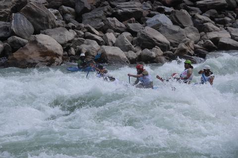 Une journée de rafting sur la rivière Trishuli en voiture privée