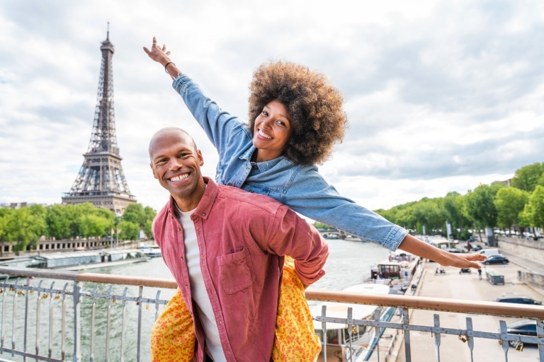 Paris: Guided tour “Love stories of Paris” Standard option