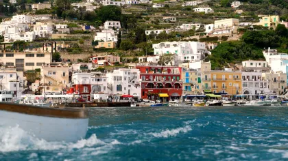 Von Neapel aus: Capri Bootstour mit freier Zeit zum Wandern