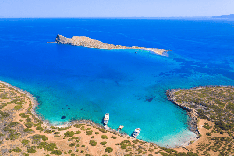 Creta: crociera nella baia di Mirabello con cocktail a bordoCrociera Mirabello in tedesco con trasferimenti