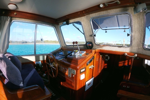 Desde Cala Galdana: excursión en barco por las calas de Menorca con tentempiés localesExcursión de día completo en barco privado