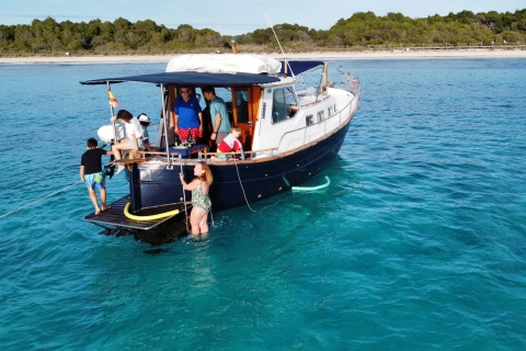 Desde Cala Galdana: excursión en barco por las calas de Menorca con tentempiés localesExcursión al atardecer en barco privado