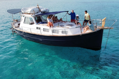 Desde Cala Galdana: excursión en barco por las calas de Menorca con tentempiés localesExcursión privada en barco de medio día