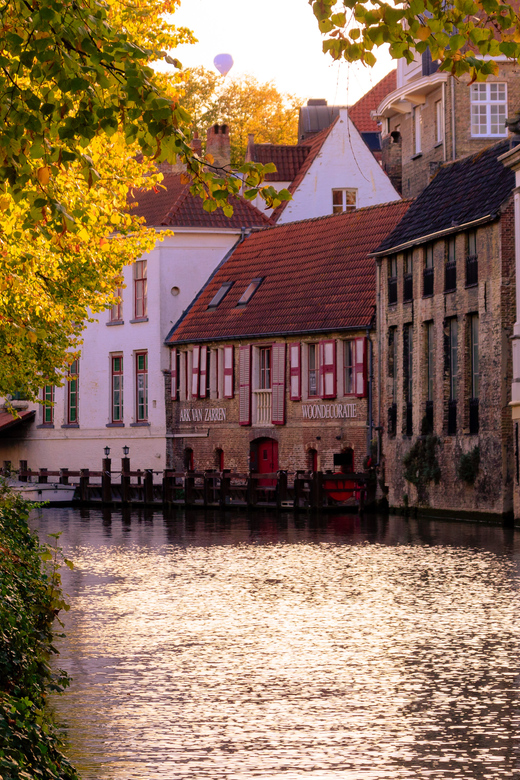 Bruges: Guided Walking Tour and Canal Boat Trip