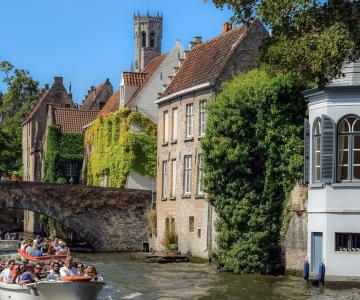 Bruges: Tour guidato a piedi e gita in barca sul canale