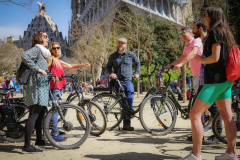 Barcelona: Gaudi Legacy UNESCO Sites Historical E-bike Tour