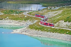 Vom Comer See oder Mailand: Bernina Red Train Tour nach St. Moritz
