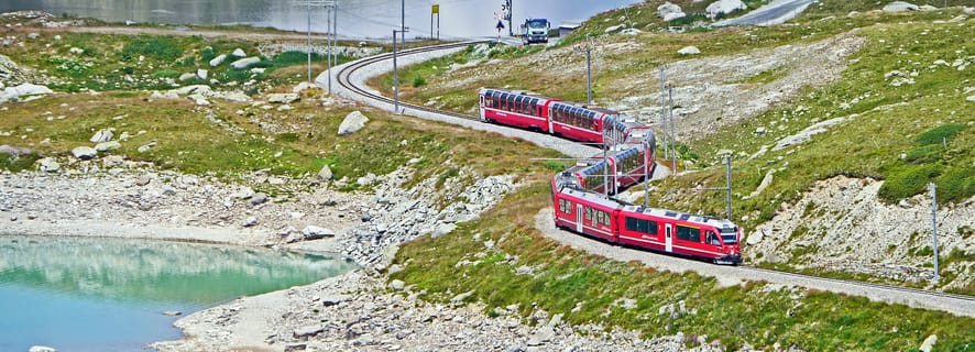 St. Moritz: Excursión en tren rojo Bernina Express