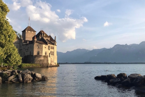 Visita al castillo estilo GOT desde Ginebra