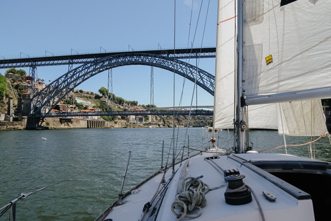 Porto: Shared Douro River Sunset Cruise with Welcome Drink