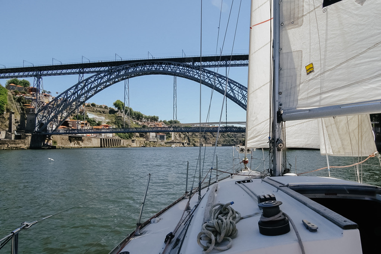 Oporto: Crucero por el Duero al Atardecer con Bebida de BienvenidaOporto: Crucero compartido por el Duero al atardecer con bebida de bienvenida