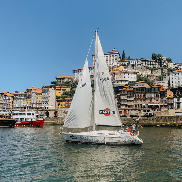 Porto: Shared Douro River Sunset Cruise with Welcome Drink
