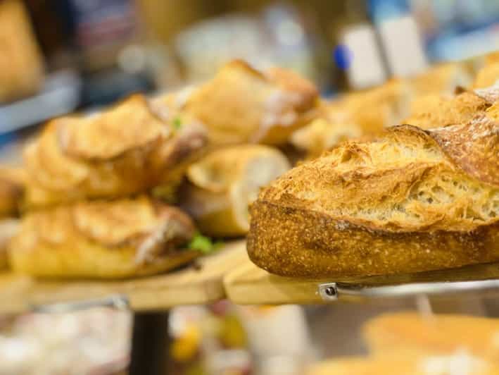 Paris Gourmet madtur med 10+ smagsprøver og vin GetYourGuide