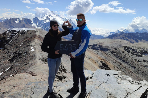 La Paz: tour guidato di un giorno alla montagna Chacaltaya e alla Moon Valley