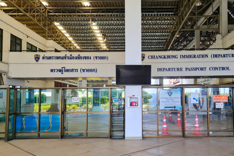 Chiang Mai: 2-Day Luang Prabang Slow Boat Tour & Hotel Chiang Mai:2-Day River Cruise to Luang Prabang&Pak Ou Caves