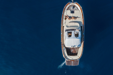 Tour privado en barco por la Costa Amalfitana 7,5Desde Positano: Excursión en barco por el Confort de Amalfi