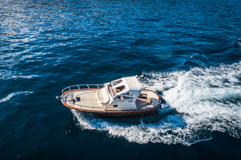 Tour privado en barco por la Costa Amalfitana 7,5Desde Positano: Excursión en barco por el Confort de Amalfi