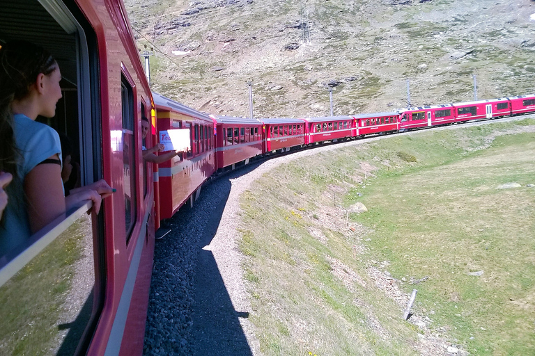 Depuis Milan : Le train de la Bernina, les Alpes suisses et l'excursion à Saint-Moritz