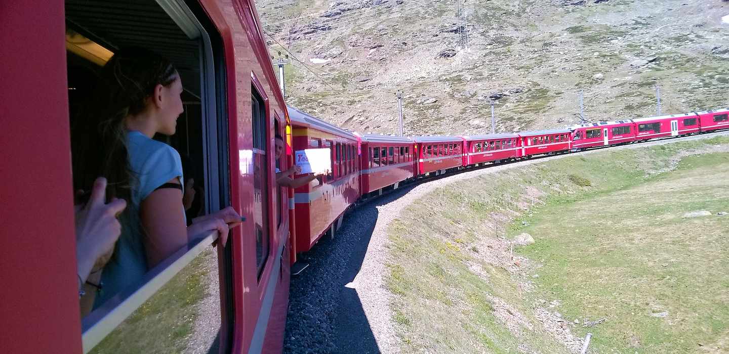 Von Mailand aus: Bernina Zug, Schweizer Alpen & St. Moritz Tagesausflug Von Mailand aus: Bernina Zug, Schweizer Alpen & St. Moritz Tagesausflug