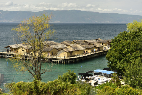 Ohrid: Costa Este y Monasterio de San Naum Excursión de un día en barco