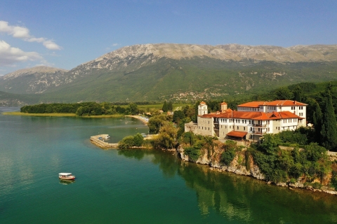 Ohrid: Costa Este y Monasterio de San Naum Excursión de un día en barco