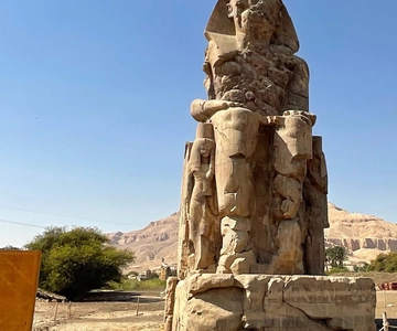 Luxor: Shared Full-Day Tour to Luxor West and East Banks