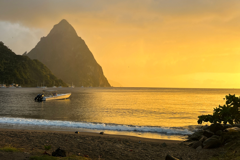 Soufriere: Private Sonnenuntergangs-Kreuzfahrt mit Getränken