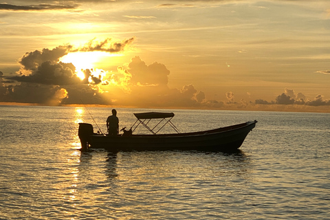 Soufriere: Private Sonnenuntergangs-Kreuzfahrt mit Getränken