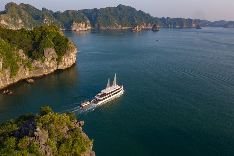 Baie d'Ha Long : Croisière de luxe d'une journée Jadesails