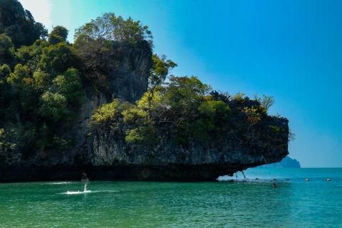 Krabi: Tagesausflug zur Insel Hong mit dem Schnellboot und thailändischem Mittagessen