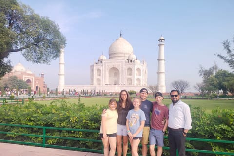 From New Delhi: Delhi, Agra and Taj Mahal Guided Tour