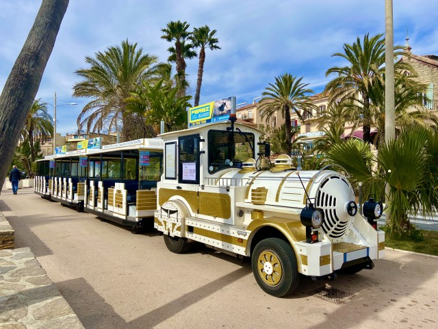 Visit The Little Train of Lavandou's beaches in Rayol-Canadel-sur-Mer