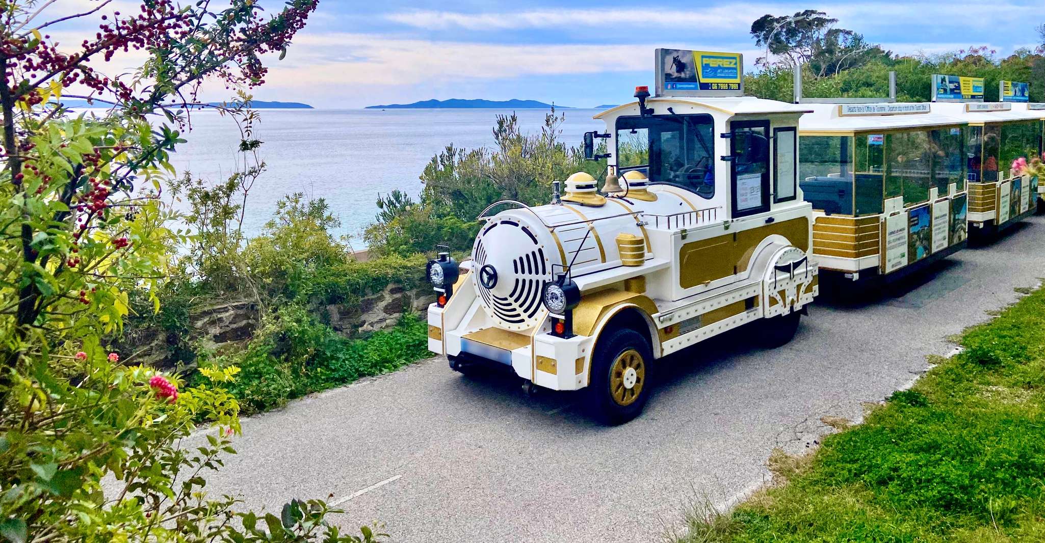 The Little Train of Lavandou's beaches - Housity