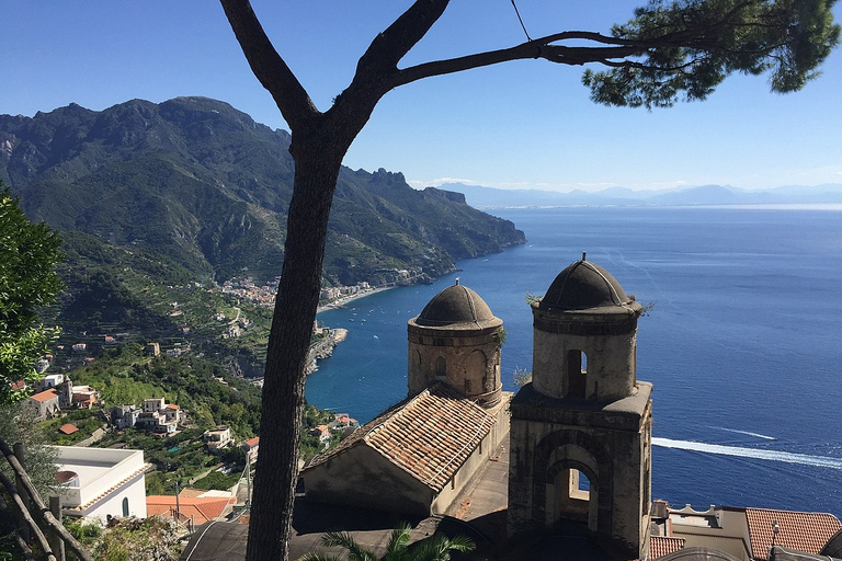 Van Napels: privéauto voor een hele dag naar de kust van Amalfi