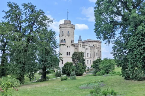Potsdam: Caminhada de descoberta autoguiada no Babelsberg Park