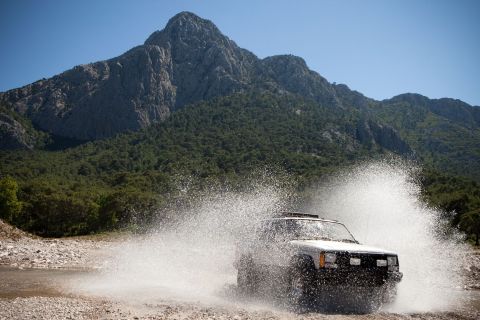 Dorgali: Supramonte Full-day Jeep Off-Roading & Hiking Tour