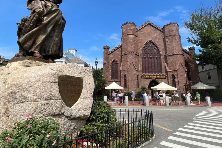 Boston: Excursión de un día con guía a Salem en ferry