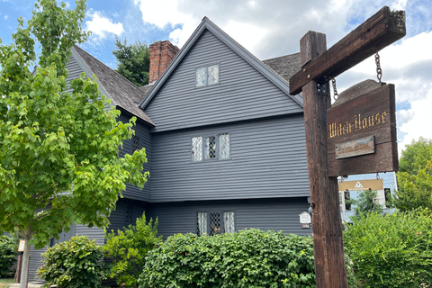 Boston: Guided Day Trip to Salem by Ferry with Witch Museum